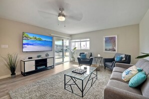 Smart TV, video games, stereo - Sunset Views & Beach Days | Tower 9 Across from the Ocean (Oceanside)