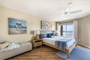 2 bedrooms, iron/ironing board, free WiFi, bed sheets - Beachfront Luxury 2BR with Ocean-View Balconies & Spectacular Sunsets (Oceanside)