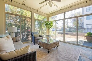 TV, peis og kontorer