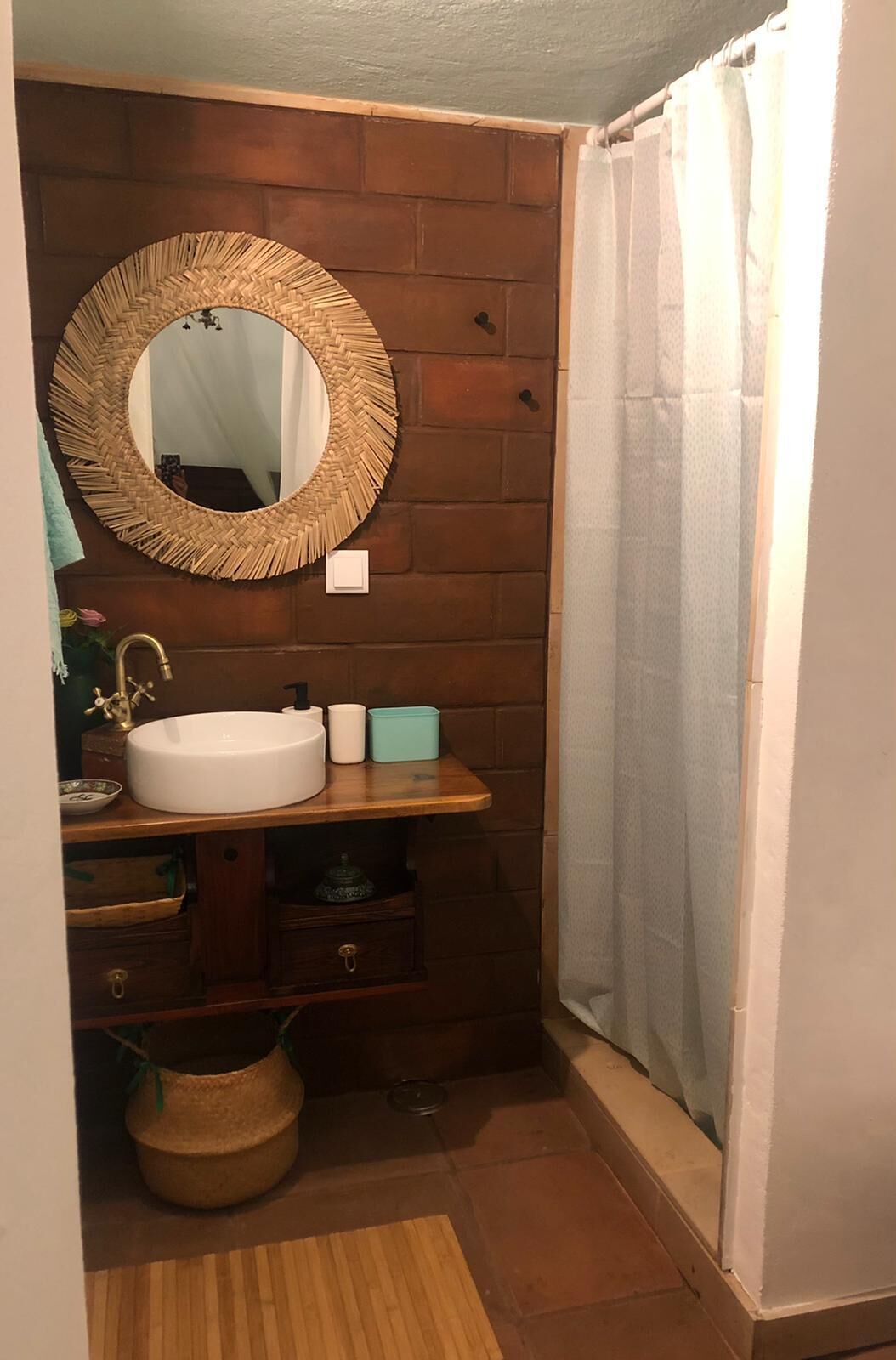 Shower, hair dryer, towels, toilet paper