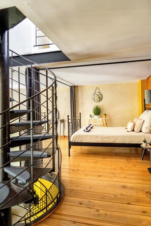 3 bedrooms, iron/ironing board, travel cot, free WiFi