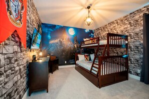 7 quartos, ferros/tábuas de passar roupa, berço de viagem, Wi-Fi