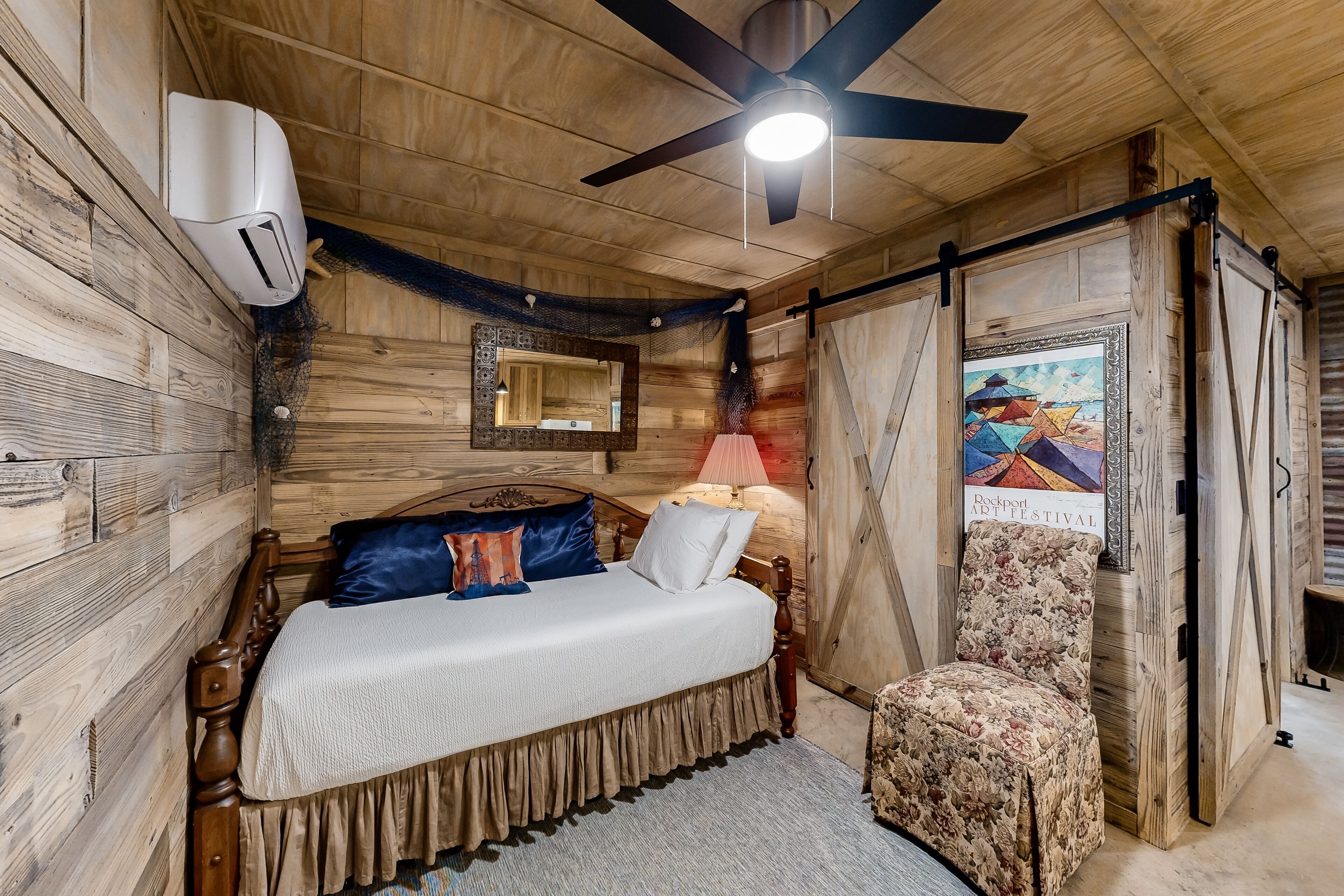 Rustic studio apartment with kitchenette, convenient location, & central AC