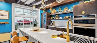 Walk to Gatton Park, Distillery District & Rupp Arena, Historic Carriage House