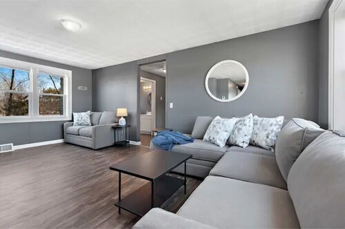 Private country setting! Close to water and other amenities!