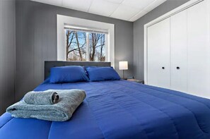 3 bedrooms, free WiFi, bed sheets, wheelchair access - Private country setting! Close to water and other amenities! (Oconto)