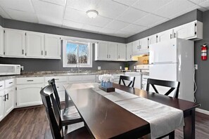 Fridge, microwave, oven, stovetop - Private country setting! Close to water and other amenities! (Oconto)