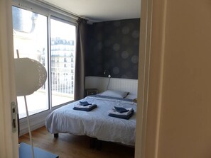 2 chambres, fer et planche à repasser, accès au Wi-Fi (inclus)