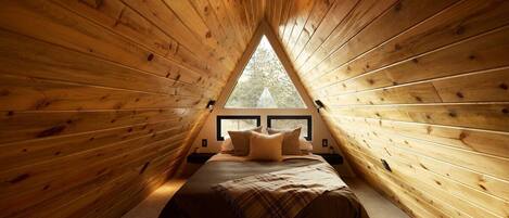 2 عدّة غرف نوم ومكواة/لوح كي