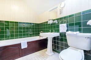 Shower - Wisteria Suite (Dartmouth)