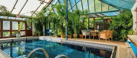 Cottage | Kolam renang | Kolam renang indoor