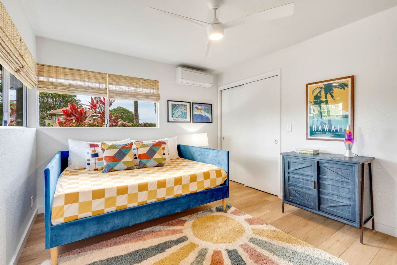 3 bedrooms, desk, iron/ironing board, travel crib