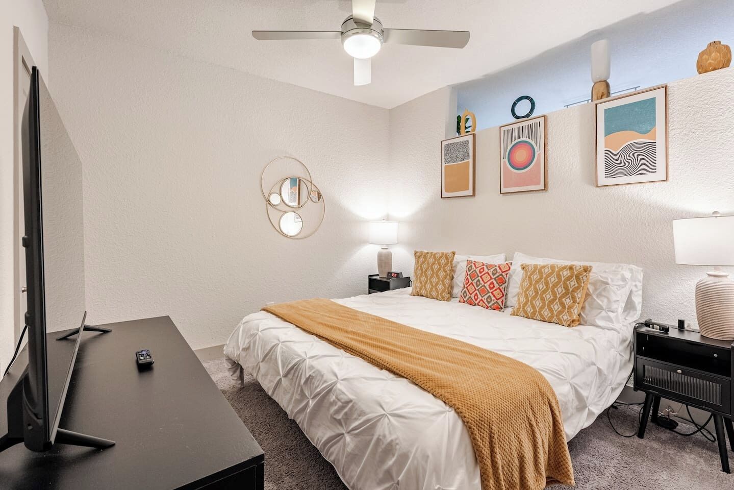 Desk, iron/ironing board, travel cot, WiFi