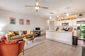 TV, fireplace, video game console, DVD player - Downtown Riverwalk Hotel/Apt with Stunning Views (San Antonio)