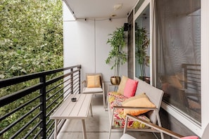 Terrace/patio - Downtown Riverwalk Hotel/Apt with Stunning Views (San Antonio)