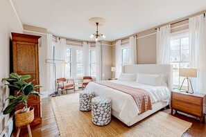 4 室のベッドルーム、アイロン / アイロン台、インターネット、ベッドシーツ