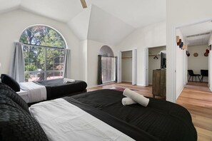 6 室のベッドルーム、アイロン / アイロン台、WiFi、ベッドシーツ