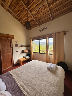 4 bedrooms, in-room safe, iron/ironing board, travel cot - La Casita de Charo 1, live, feel, collect memories in this cottage! (Constanza)