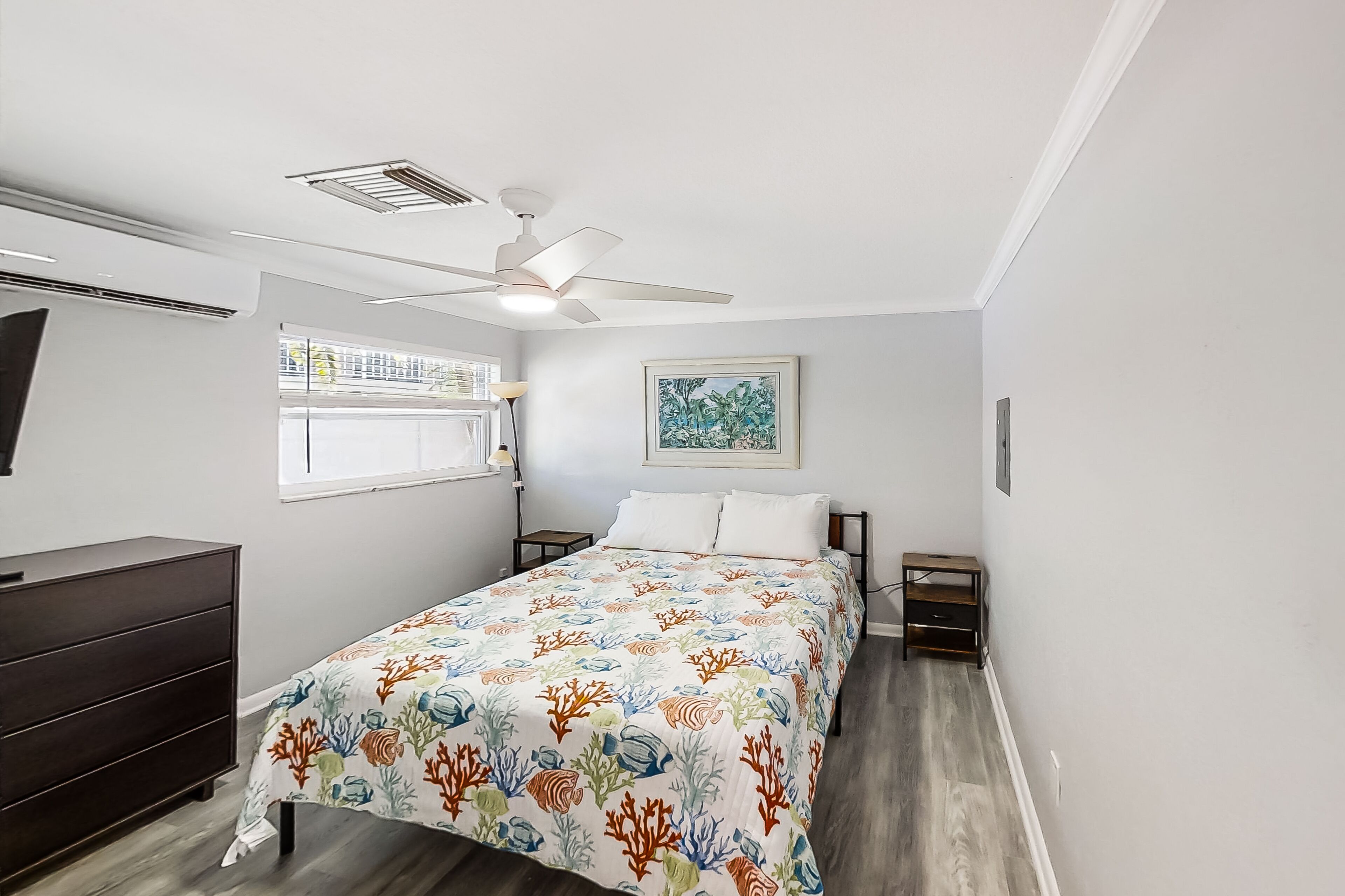 Casual condo with dock, outdoor pool, W/D, kitchenette, partial AC, streaming