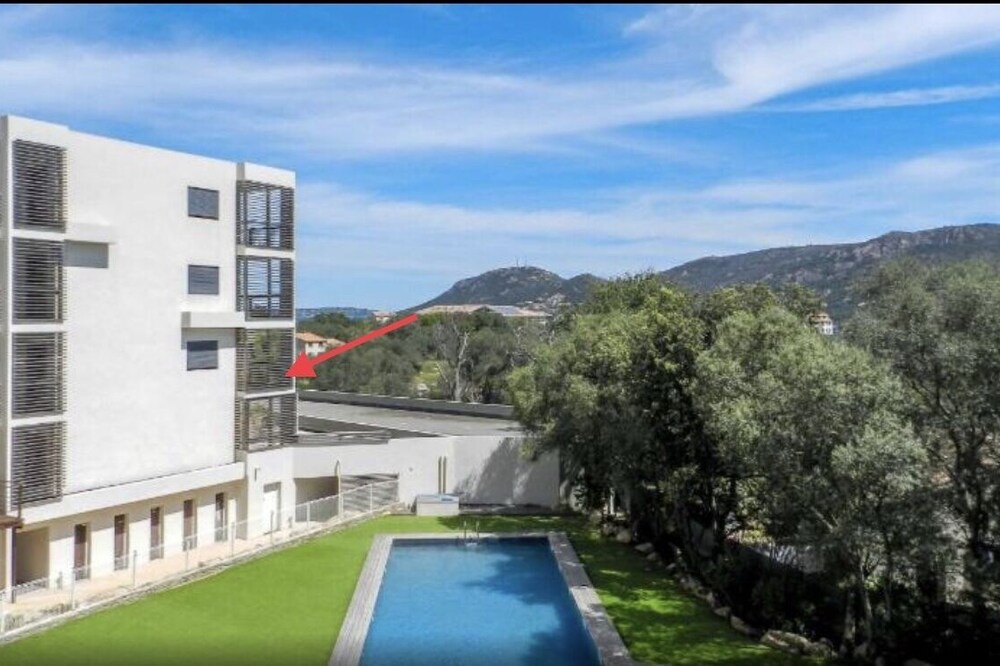 Pool Studio, 200m from the port of Porto Vecchio for 2 people