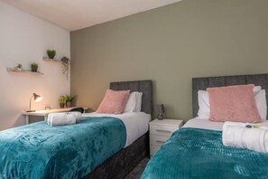4 bedrooms, iron/ironing board, free WiFi, bed sheets