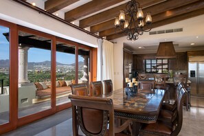 تناول الطعام