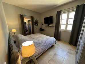 8 Schlafzimmer, WLAN, Bettwäsche