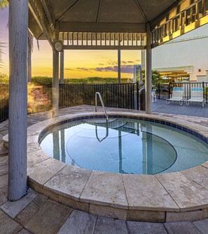 Een verwarmd zwembad