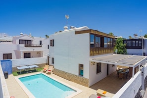 Pool - Villa Fayna by Villa Plus (Puerto del Carmen)