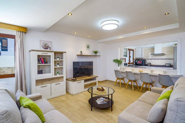 Smart TV, ping pong - Villa Fayna by Villa Plus (Puerto del Carmen)