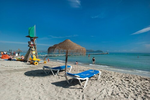 Villa Conxa Bisanyes by Villa Plus