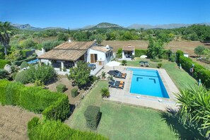 Unclassified image, 2 of 21, button