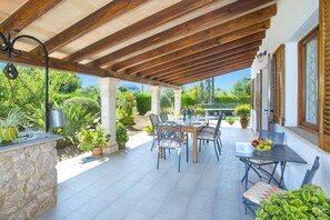 Unclassified image, 4 of 21, button