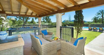 Villa Monserrat by Villa Plus