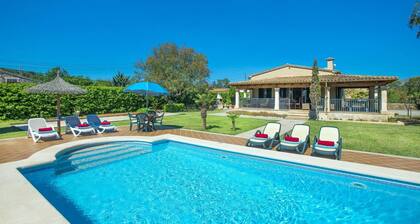 Villa Monserrat by Villa Plus