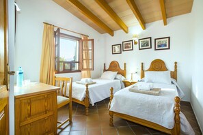 3 habitaciones, tabla de planchar con plancha y wifi gratis 