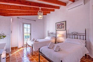 2 bedrooms, WiFi, bed sheets - Villa Rafaleta by Villa Plus (Pollença)