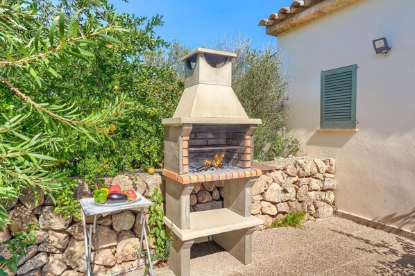 المنطقة المحيطة بالمنشأة