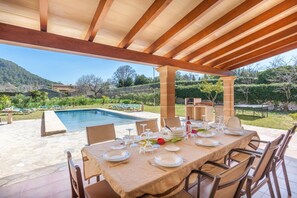 Outdoor dining - Villa La Rafal Gran by Villa Plus (Pollença)
