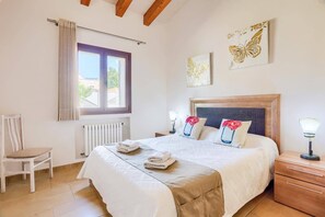 2 dormitorios, tabla de planchar con plancha, wifi gratis y ropa de cama