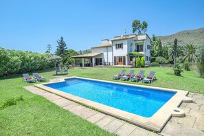 Unclassified image, 2 of 31, button