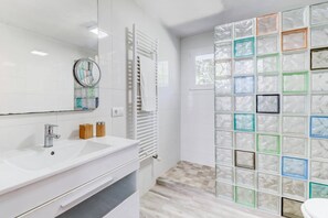 Hair dryer, towels - Villa Maite by Villa Plus (Mallorca)