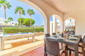 Outdoor dining - Villa Rudi by Villa Plus (Cala d'Or)