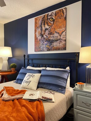 3 bedrooms, desk, iron/ironing board, free WiFi