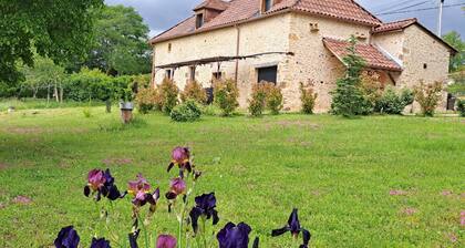 Dans le Périgord Noir, sur le Domaine de la Croix des Alignés Belle Périgourdine