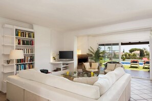 Smart-TV, Tischtennisplatte