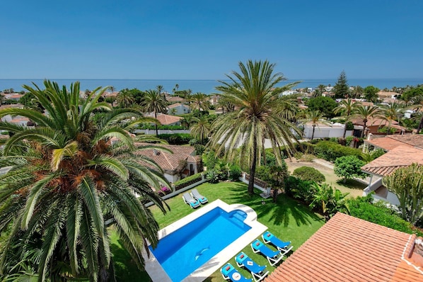 Et oppvarmet basseng