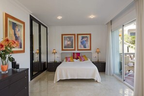 4 bedrooms, iron/ironing board, free WiFi, bed sheets - Villa Miraflores Sol by Villa Plus (Mijas)