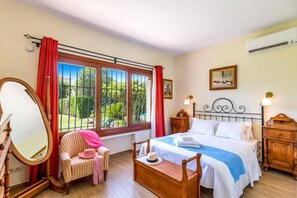 5 bedrooms, iron/ironing board, free WiFi, bed sheets - Villa Ramos by Villa Plus (Atalaya Isdabe)