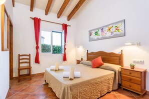 3 habitaciones, tabla de planchar con plancha y wifi gratis 